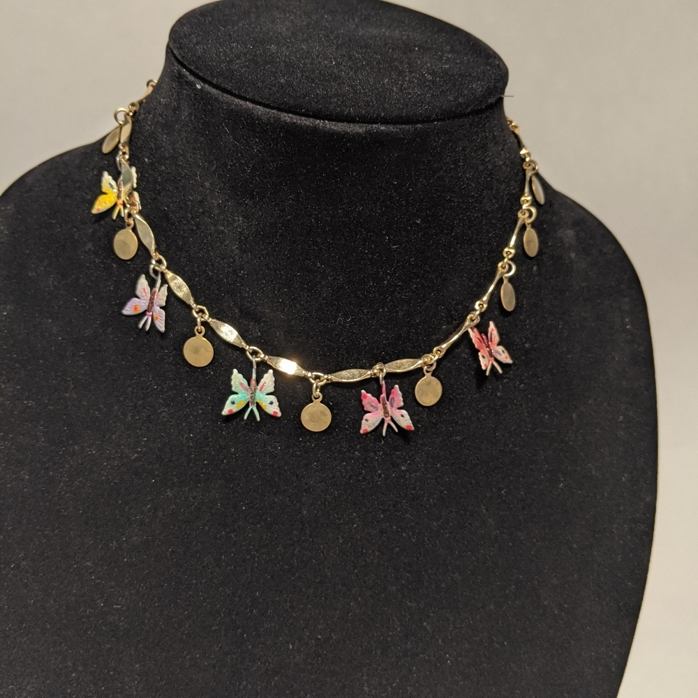 Butterfly choker